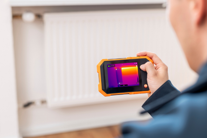 Testo 862-2 ile radyatör sıcaklık dağılımı kontrolü